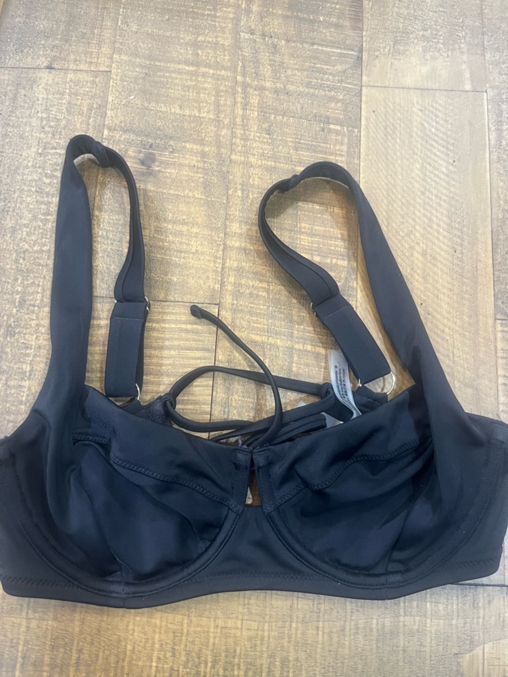 VS swim top NWT 34D